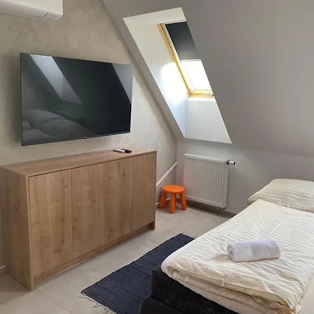 Mezidomi Apartamento Budyne nad Ohri