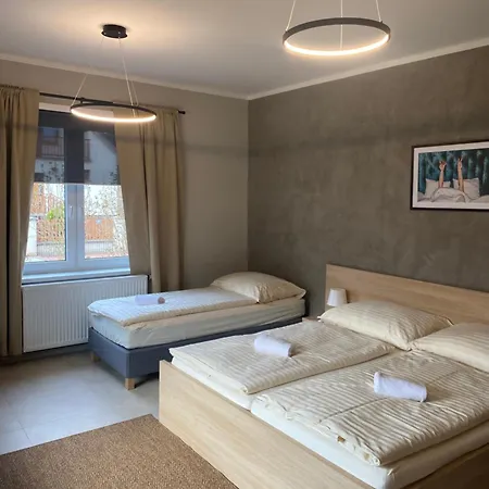 Mezidomi Apartamento Budyne nad Ohri